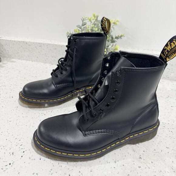 Dr. Martens 1460 8-eye boots in black smooth leather Men’s 9 Women’s 10 - Picture 2 of 7